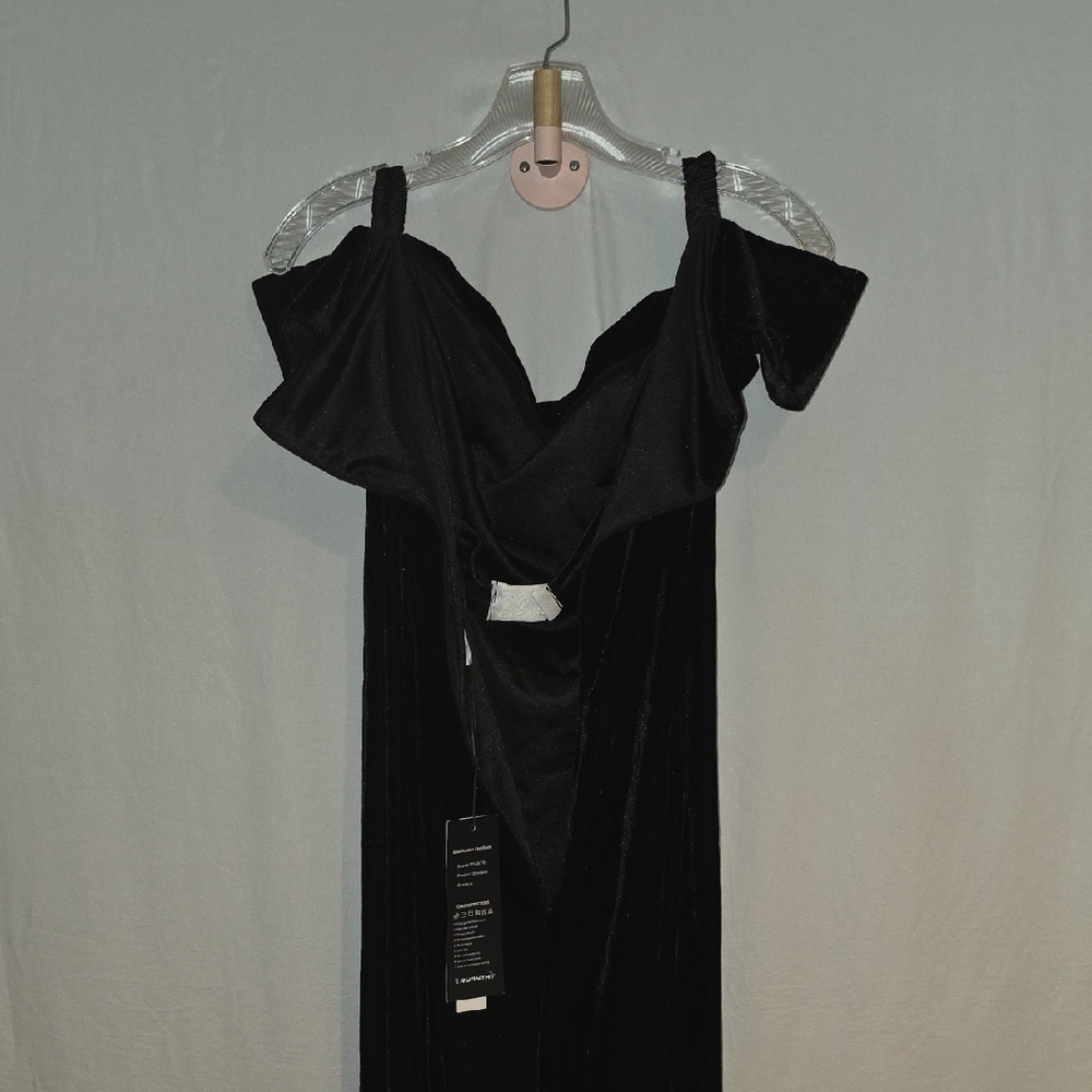 Elegant Black Off-Shoulder Maxi Dress - Picture 5 of 5